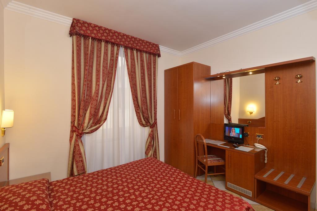 Hotel Chicago Roma Exterior foto