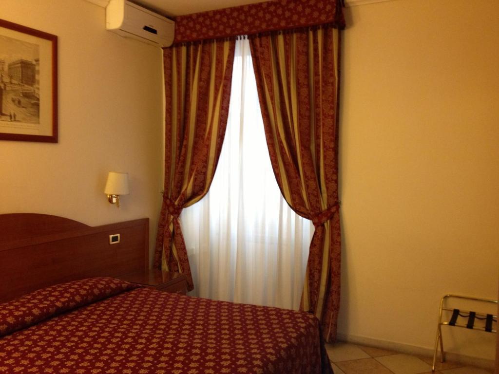 Hotel Chicago Roma Exterior foto